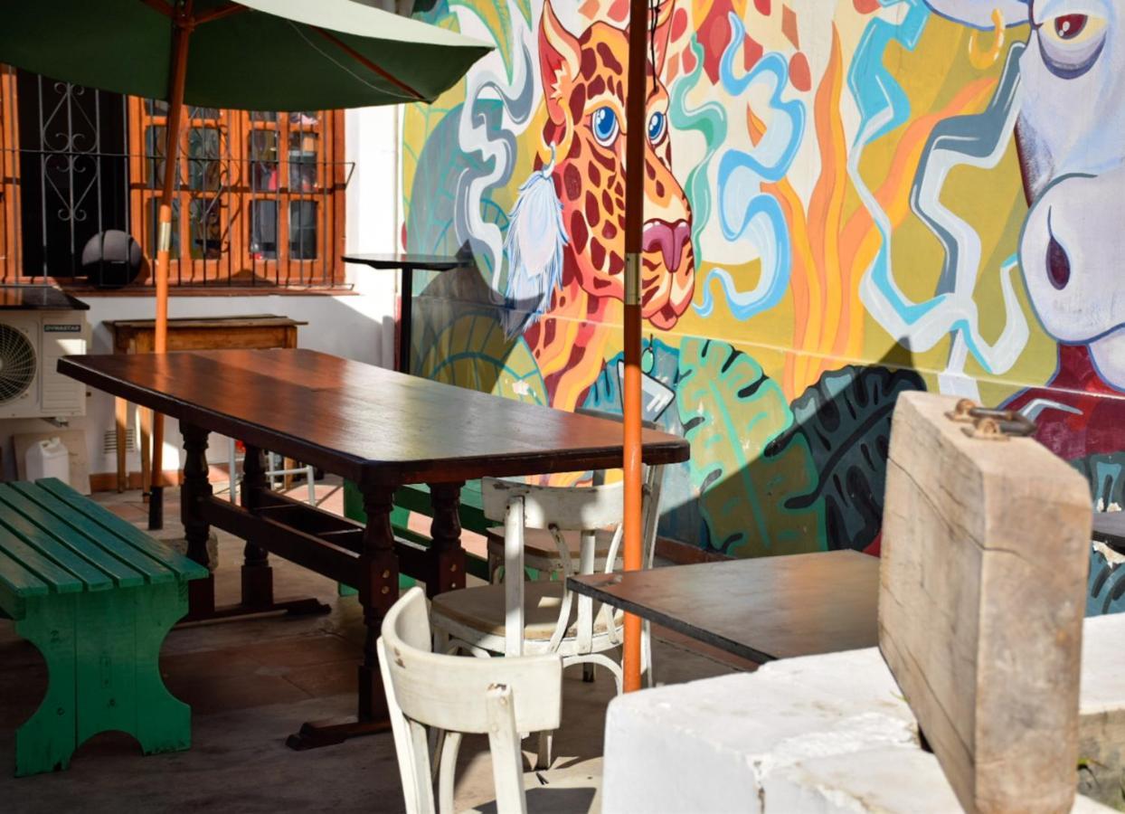 Trotamundos Hostel Сальта Екстер'єр фото