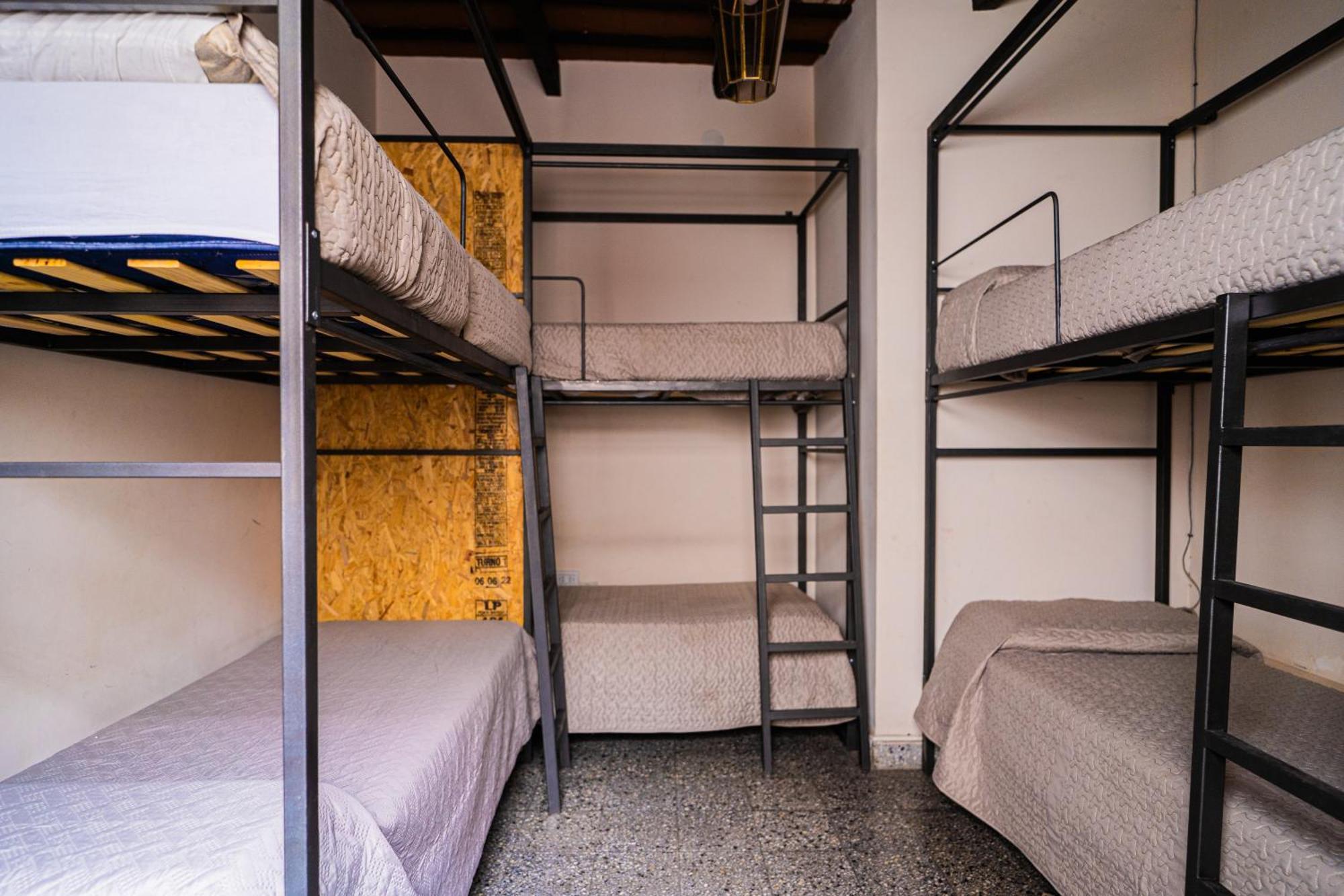 Trotamundos Hostel Сальта Екстер'єр фото